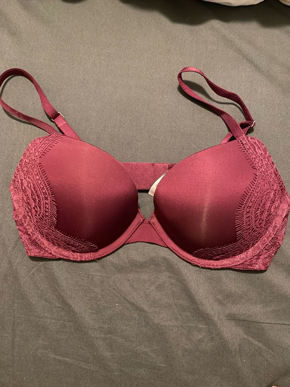 Like new- Victoria's Secret Dreamangel push up bra - 32C